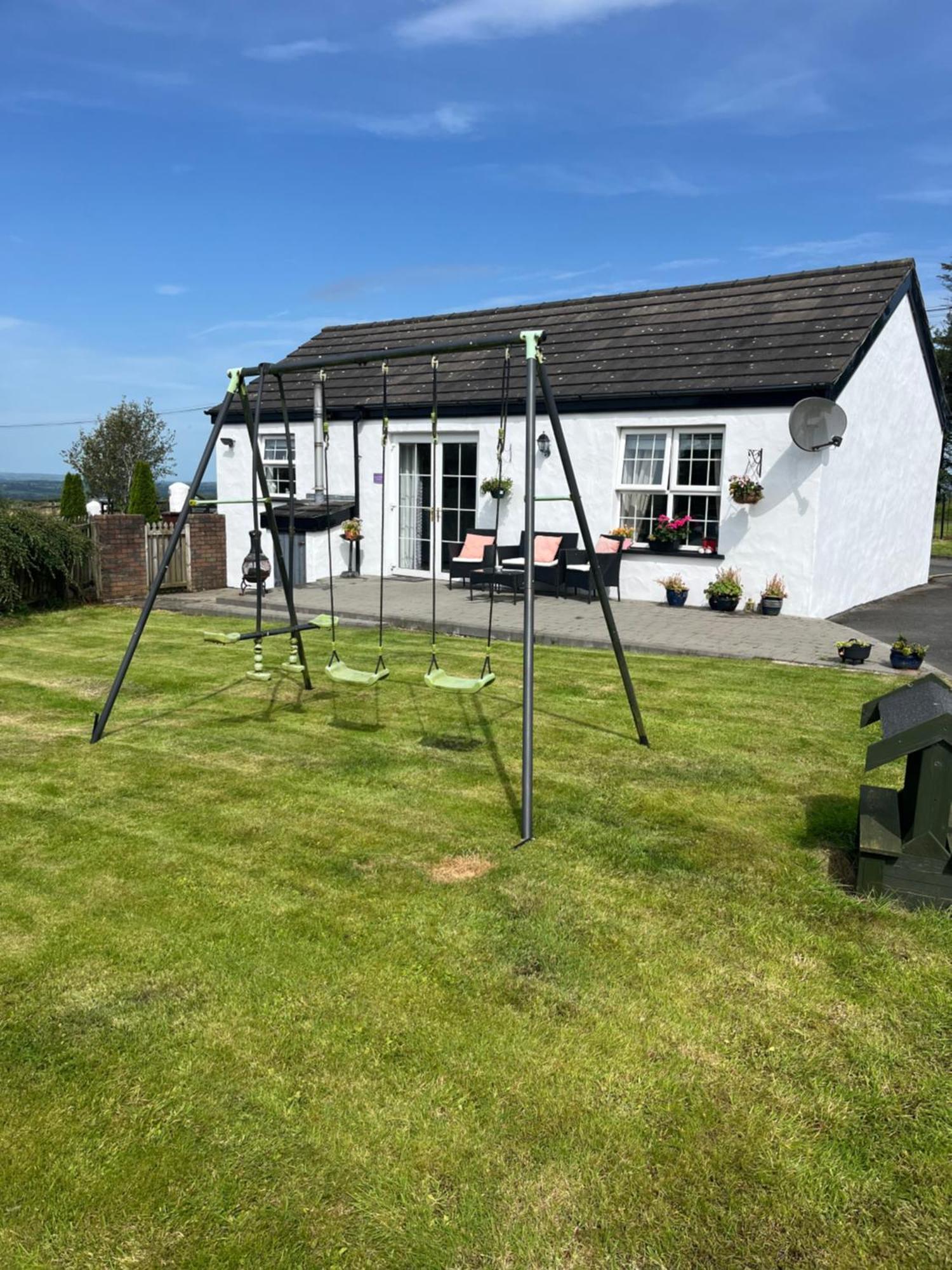 Gateway To The Glens Villa Ballymena Exteriör bild